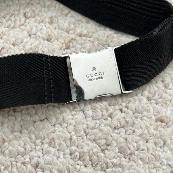 Gucci Black Belt Bag with Dual Pockets - Picture 4 of 9